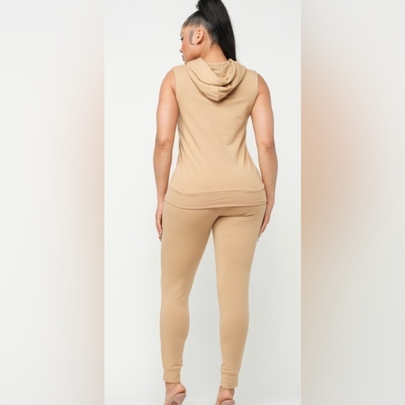 Black! Black Two Piece Sleeveless Jogging Suit - Picture 4 of 5